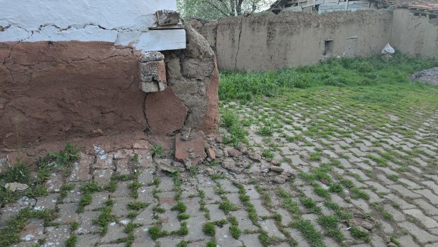 Foto - Tokat'ta korkutucu depremin izleri gün ağarınca ortaya çıktı