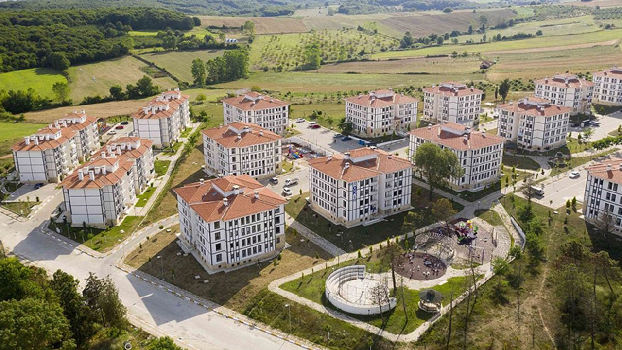 Foto - TOKİ Türkiye'ye ilan etti! 12.105 TL taksitle ev sahibi olma imkanı