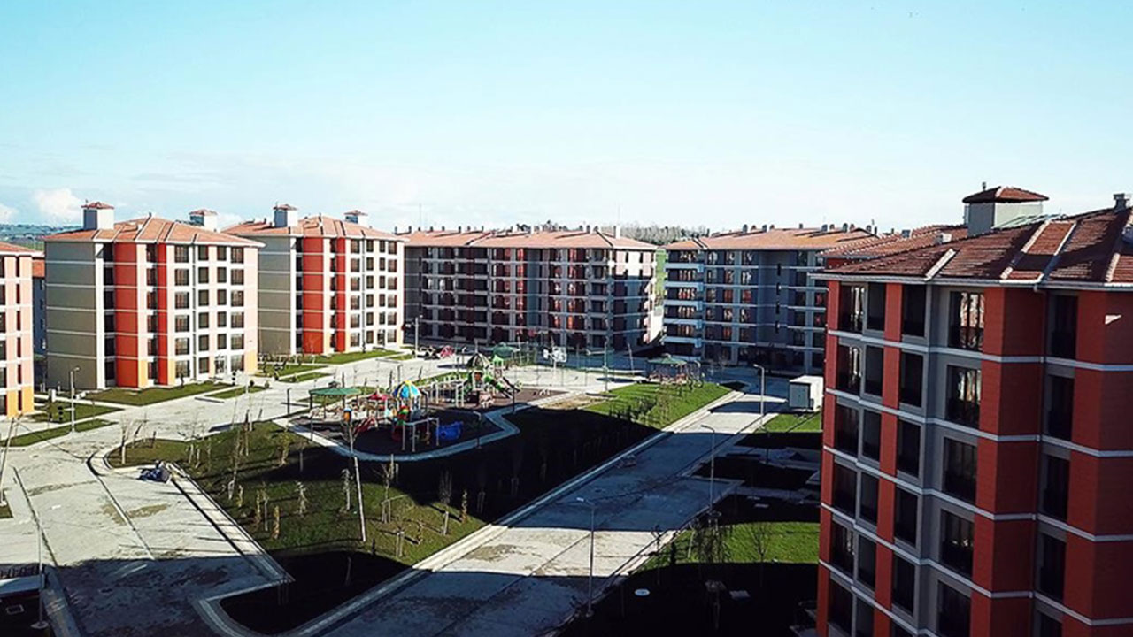 Foto - TOKİ Türkiye'ye ilan etti! 12.105 TL taksitle ev sahibi olma imkanı