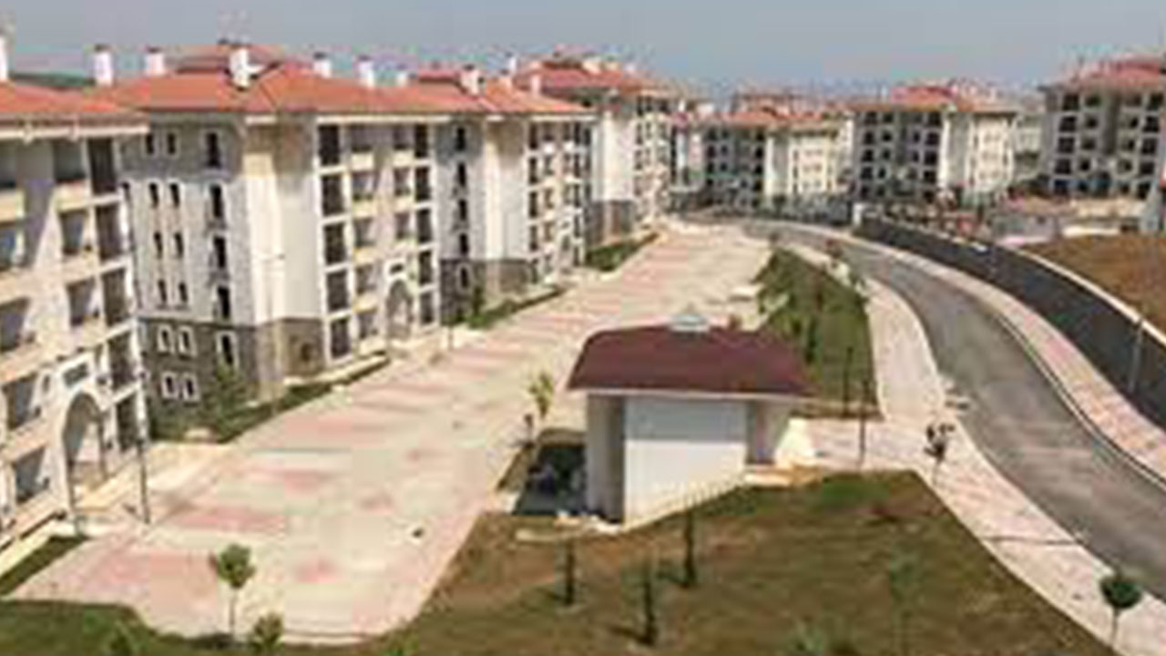 Foto - TOKİ Türkiye'ye ilan etti! 12.105 TL taksitle ev sahibi olma imkanı