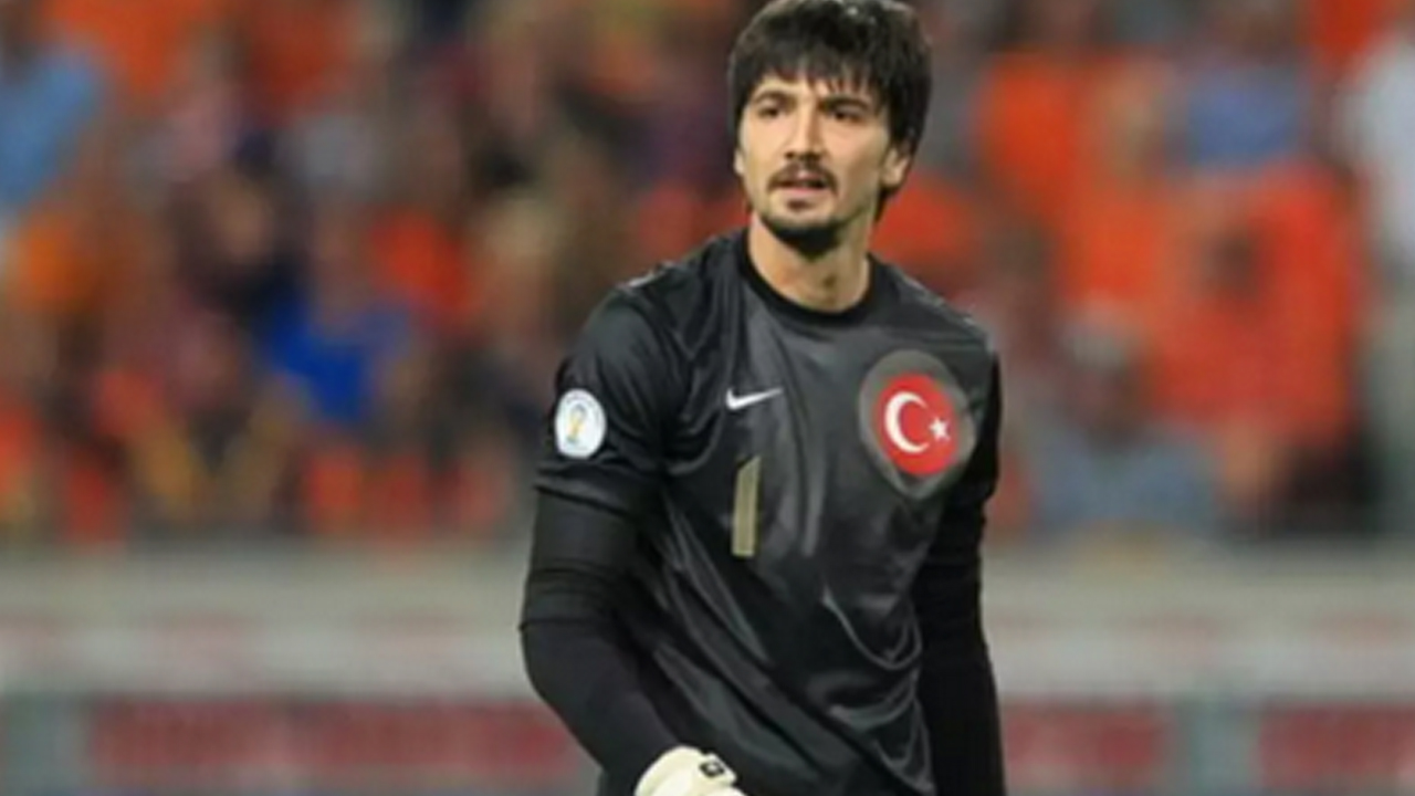 Tolga Zengin’den gündemi sarsacak hareket! Milli kalecinin yaptığına bak ayıp yahu ayıp…
