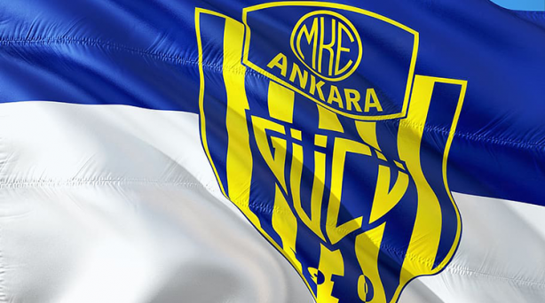 Foto - Tolunay Kafkas biraz rezil oldu! Tepki yağıyor... 'Erkekse bunu yapar'