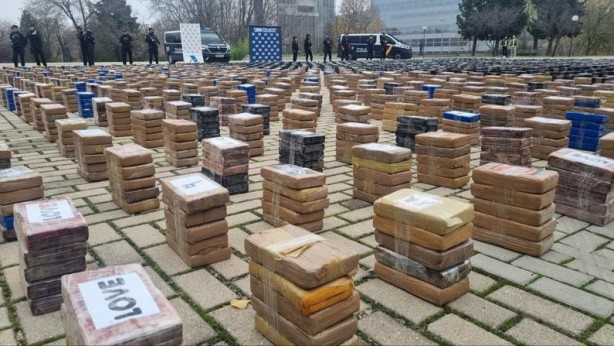 Foto - Ton balığı kutularının içinden çıktı! O kurnazlığı öğrenen şeytan "Benden bu kadar" deyip iş bıraktı! Vay anasını