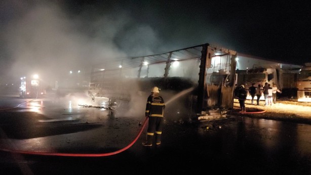 Foto - Tonlarca ayçiçek yağı küle döndü!