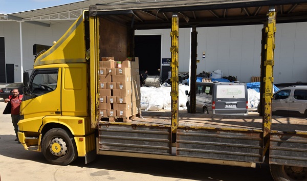 Foto - Tonlarca bozuk ürün! Son tüketim tarihi geçmiş ürünleri bakın nereye satacaklardı