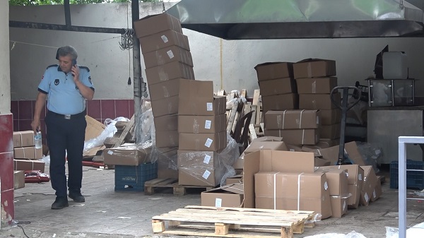 Foto - Tonlarca et imha edildi! Kurbanlık dana yerine sosis teslim aldılar