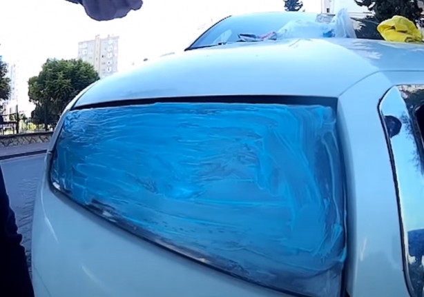 Foto - Tonlarca para ödemeyin! Diş macununun araba farına inanılmaz etkisi
