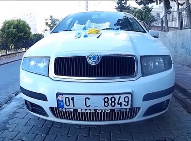 Tonlarca para ödemeyin! Diş macununun araba farına inanılmaz etkisi