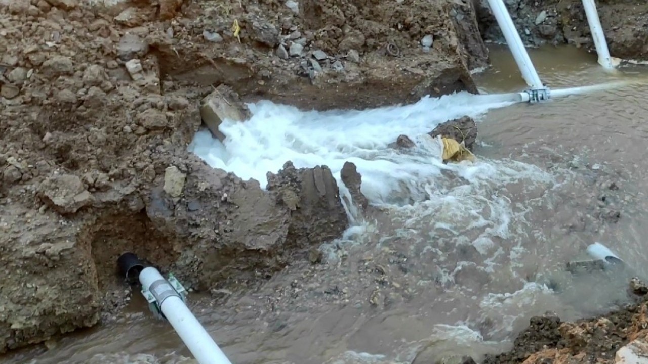 Foto - Tonlarca su boşa aktı! Gerçekten çok yazık
