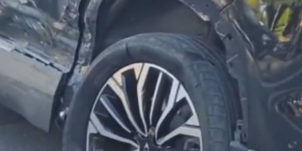 Foto - TOOG: Türkiye'nin yerli otomobili Volvo ile böyle çarpıştı: Hasarlı aracı görenler şaşkına döndü