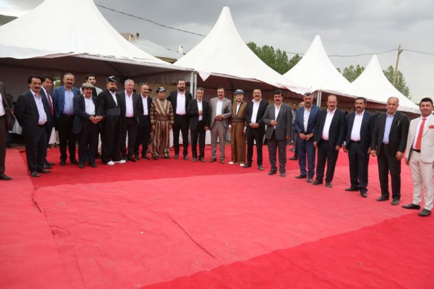 Foto - Topla topla bitmiyor! Düğün yeri değil sanki banka şubesi