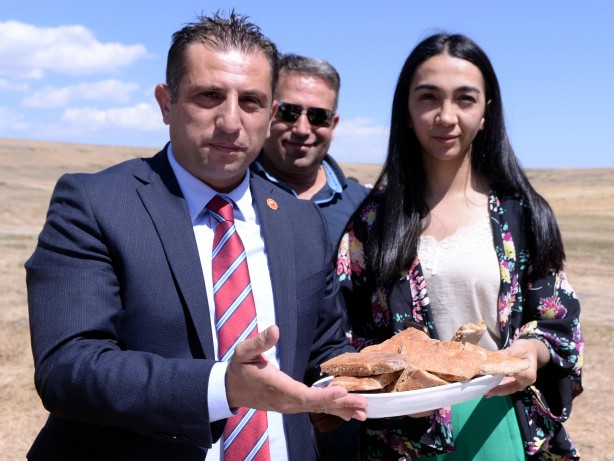 Foto - Topraklarına deneme amaçlı ata tohumu ektiler! Karşılaştıkları manzara karşısında şok oldular