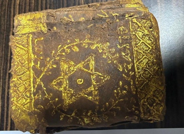 Foto - Toprak altı paralar yakalandı