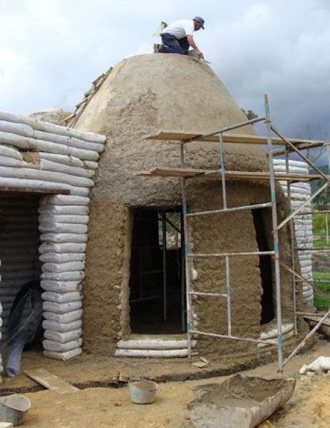 Foto - Toprak çuvallardan yapılan muhteşem ev