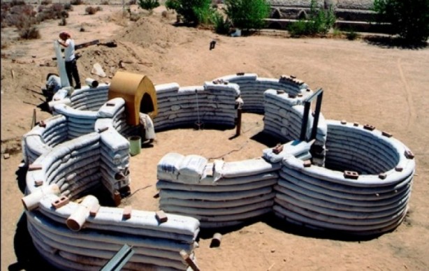 Foto - Toprak çuvallardan yapılan muhteşem ev