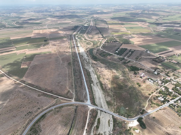 Foto - Topraklar çatladı, kuraklık kapıya dayandı! Büyükçekmece Gölü'nde korkutan manzara