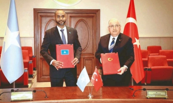 Foto - Topraklarından fışkıran petrolü Türkiye'ye teklif eden ülke ilan etti: Ankara ile anlaştık