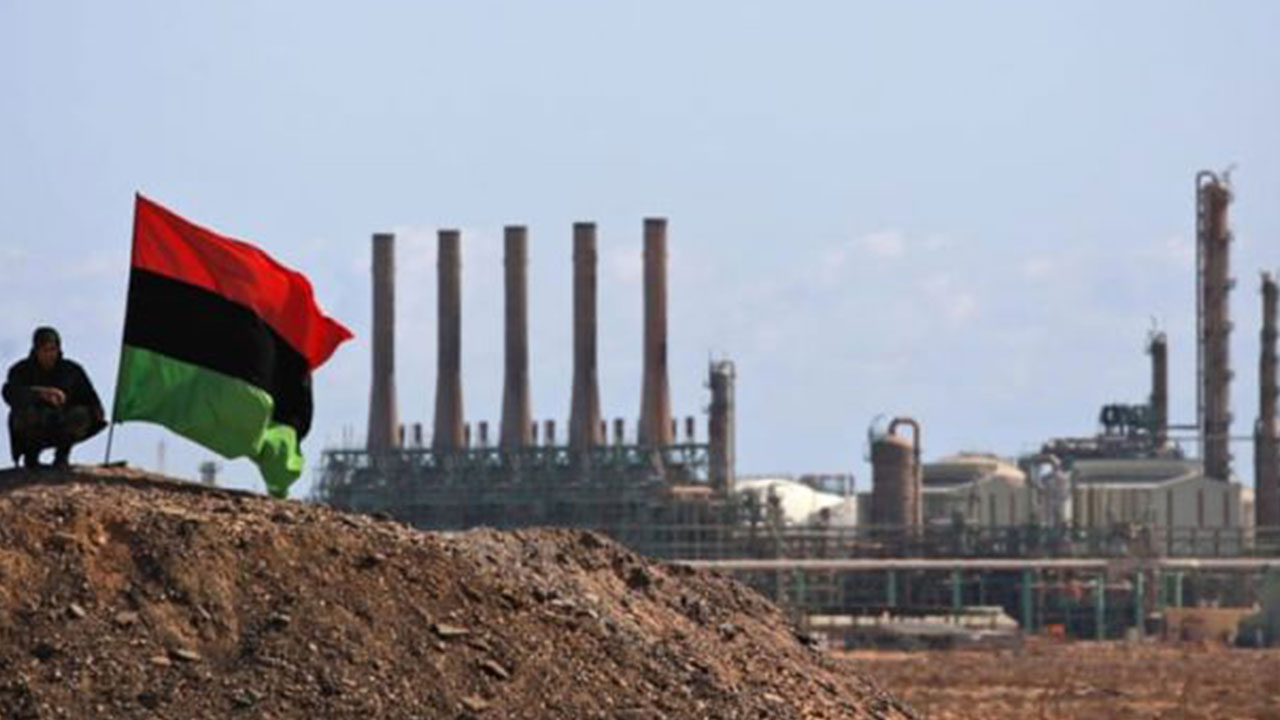 Foto - Topraklarından oluk oluk akıyordu! Petrolü Türkiye'ye teklif ettiler: Gelin anlaşalım