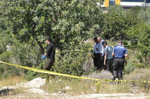 Foto - Topraktan öyle bir şey çıktı ki! Fidan dikmeye gitti hayatının şokunu yaşadı