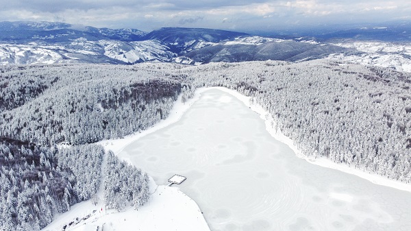 Foto - Topuk Yaylası Göleti buz tuttu 