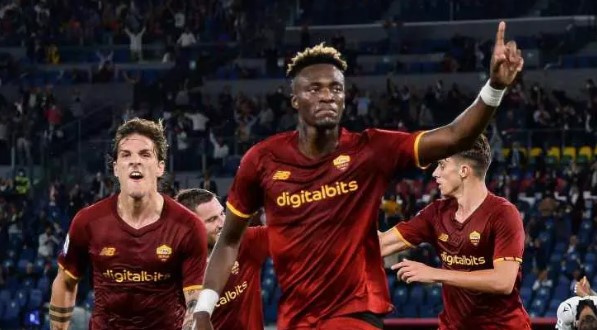 Foto - Topun peşinden giden milyonlarca dolarlar! İşte çuvalla para harcayan takımlar