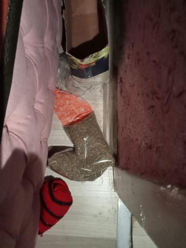 Foto - Torbacılara baskın: İşte ele geçirilenler