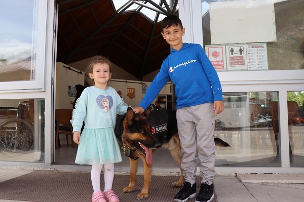 Foto - Tortum Şelalesi'nin güvenliği ondan soruluyor