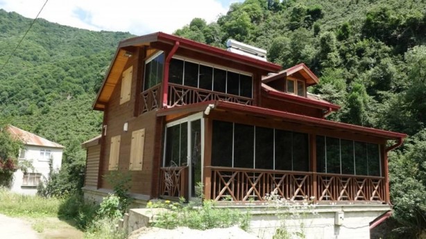 Foto - 'Tosuncuk'ta Giresun detayı... Dere yatağına kaçak villa yaptırmış