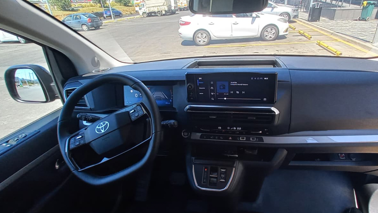 Foto - Toyota Proace Verso 8+1 Passion X-Pack ile 8 kişilik konfor! Büyüklüğün içinde binek araç rahatlığı