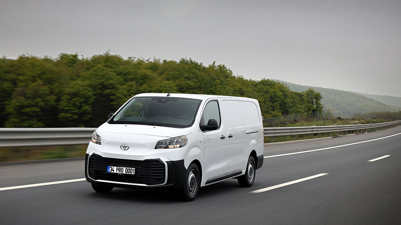Foto - Toyota Professional’dan 7’li atak! Her yüke, her yola uygun araçlar lansmana özel fiyatlarla satışa sunuldu! 