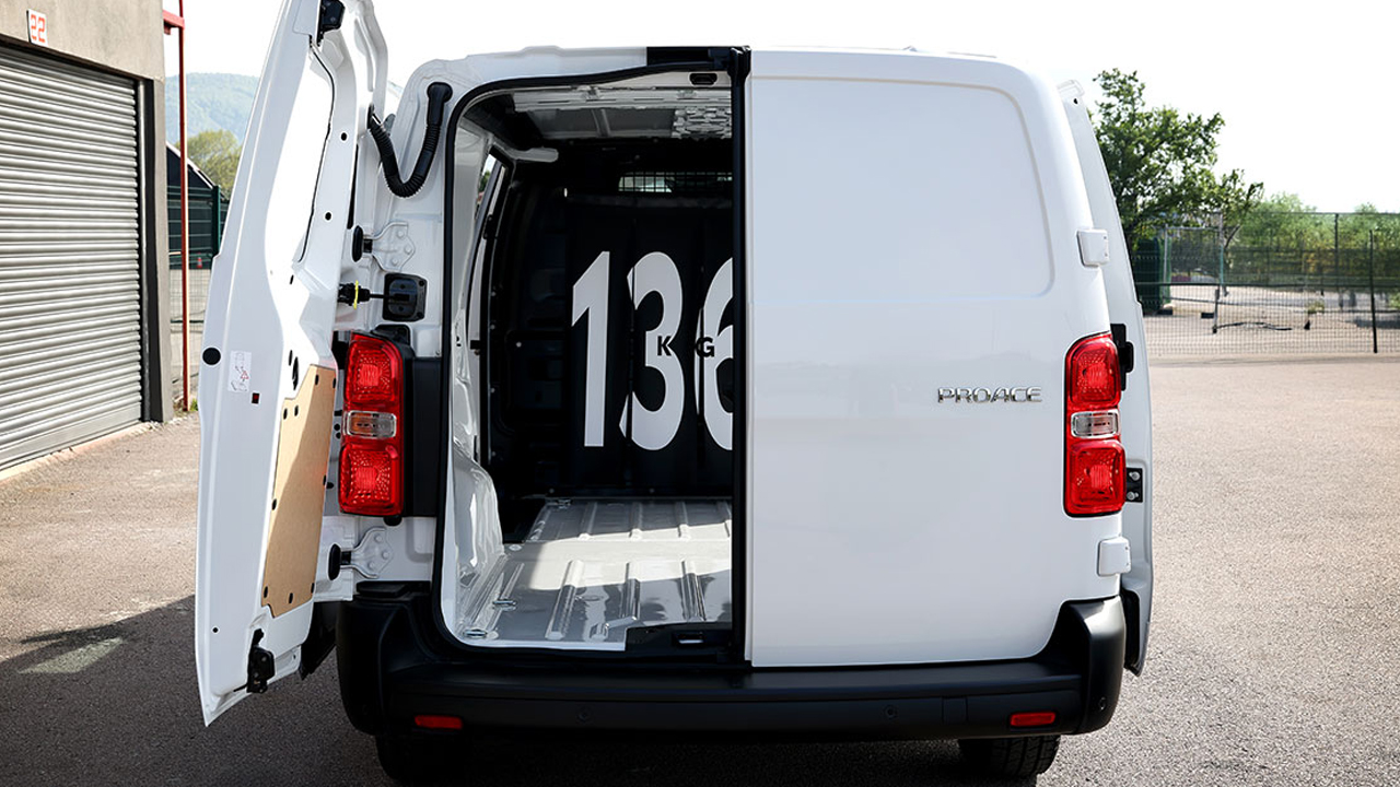 Foto - Toyota Professional’dan 7’li atak! Her yüke, her yola uygun araçlar lansmana özel fiyatlarla satışa sunuldu! 