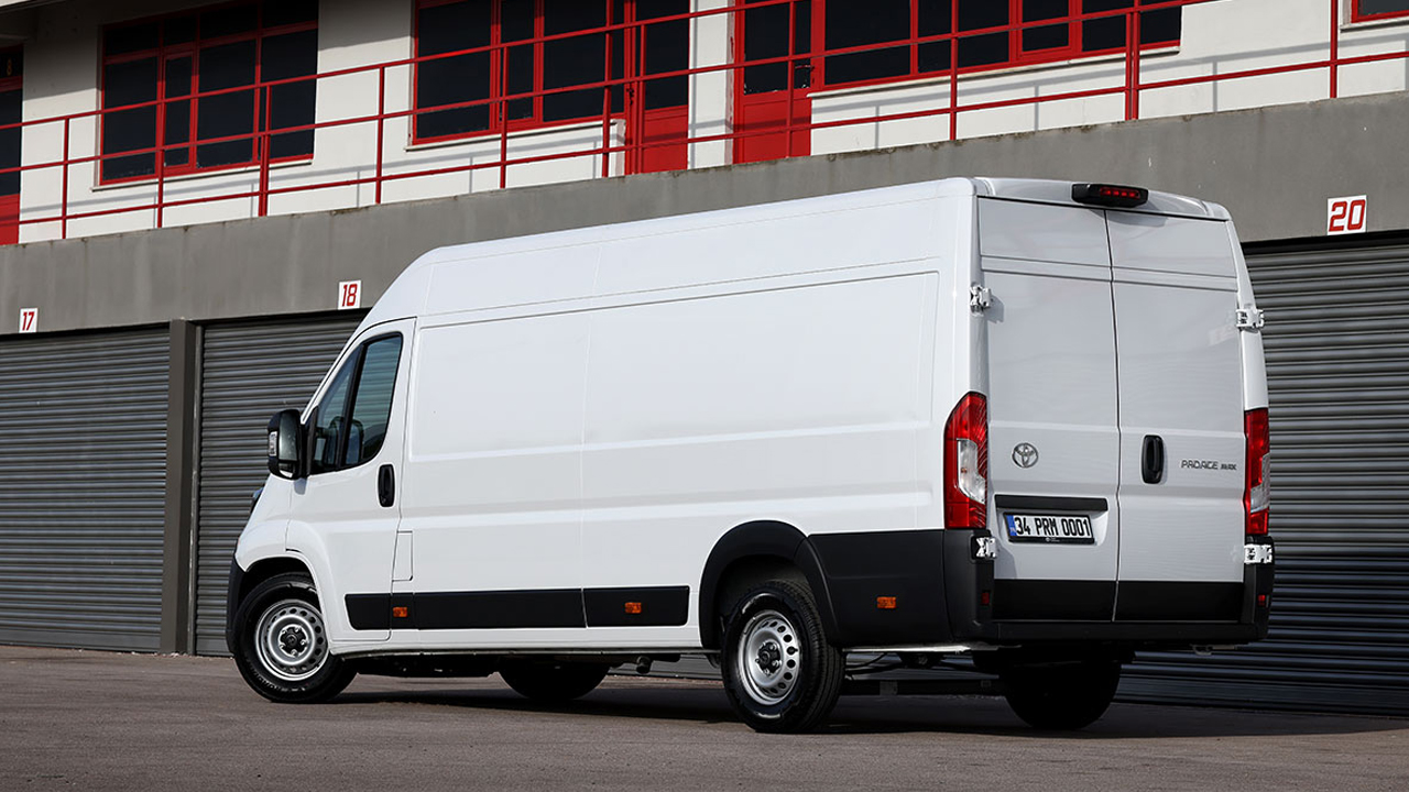 Foto - Toyota Professional’dan 7’li atak! Her yüke, her yola uygun araçlar lansmana özel fiyatlarla satışa sunuldu! 