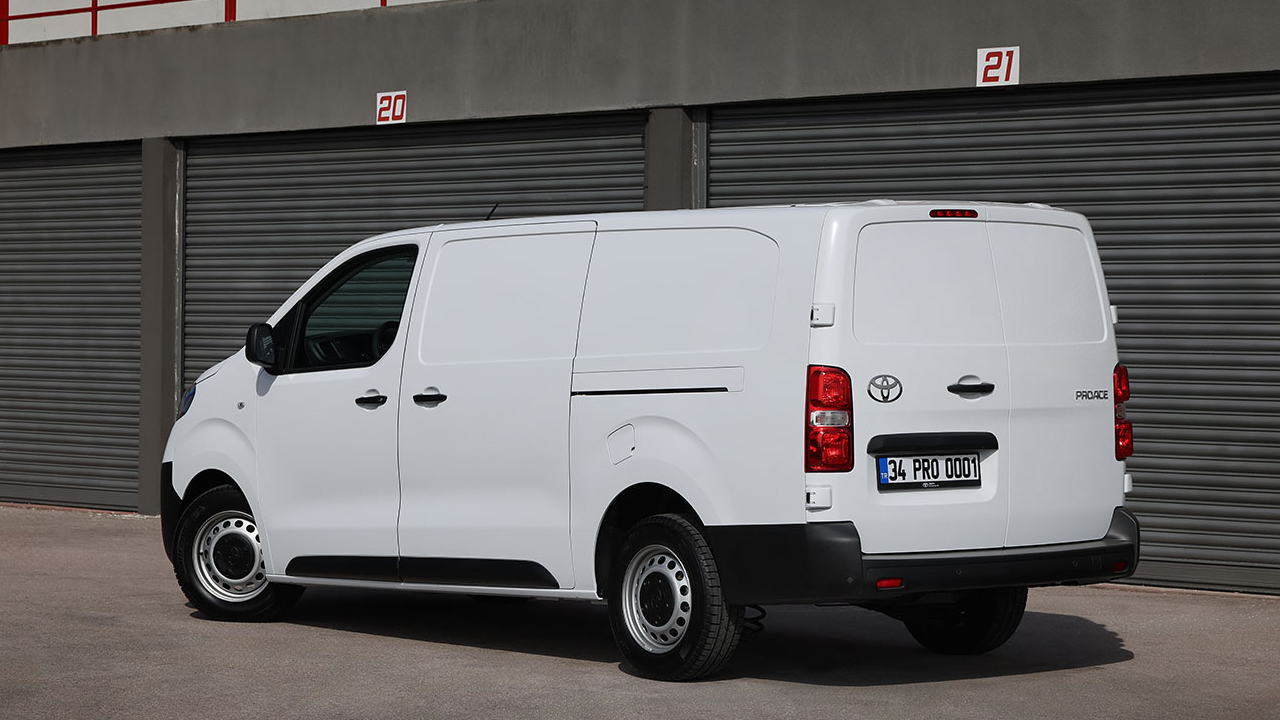 Foto - Toyota Professional’dan 7’li atak! Her yüke, her yola uygun araçlar lansmana özel fiyatlarla satışa sunuldu! 