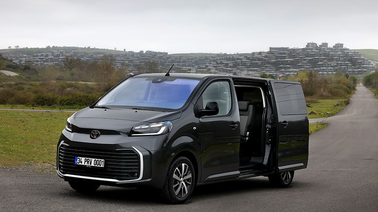 Foto - Toyota Professional’dan 7’li atak! Her yüke, her yola uygun araçlar lansmana özel fiyatlarla satışa sunuldu! 