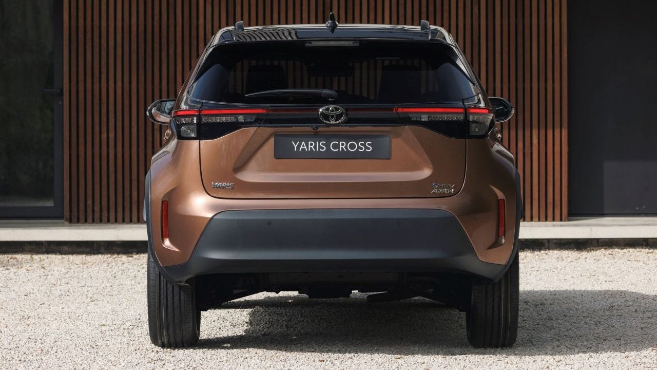 Foto - Toyota Yaris Cross Hybrid yenilendi! Şehirli SUV artık çok daha iddialı! Görenler bir daha bakıyor