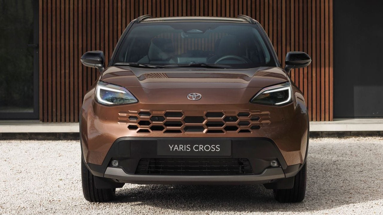 Toyota Yaris Cross Hybrid yenilendi! Şehirli SUV artık çok daha iddialı! Görenler bir daha bakıyor