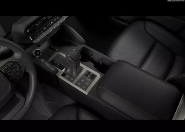 Foto - Toyota'nın amiral gemisi Land Cruiser Prado örtüsünü kaldırdı! Türkiye'ye de gelecek