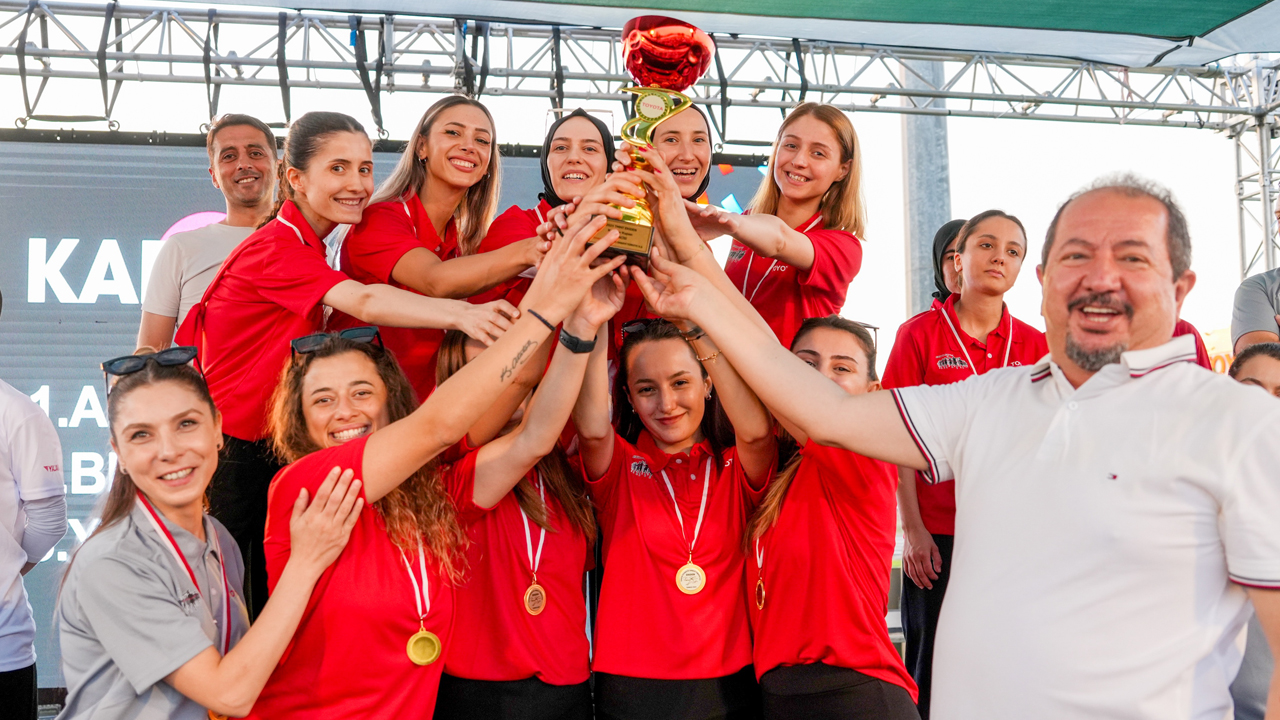 Foto - Toyota’nın geleneksel yarışı 21. kez gerçekleşti! 900 kalp, tek ruh! Ekiden’de büyük buluşma