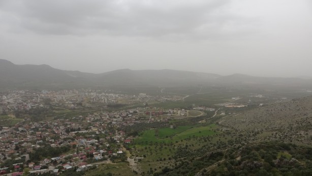 Foto - Toz bulutu Adana'yı beyaza bürüdü! Maske kullanımını artırdılar