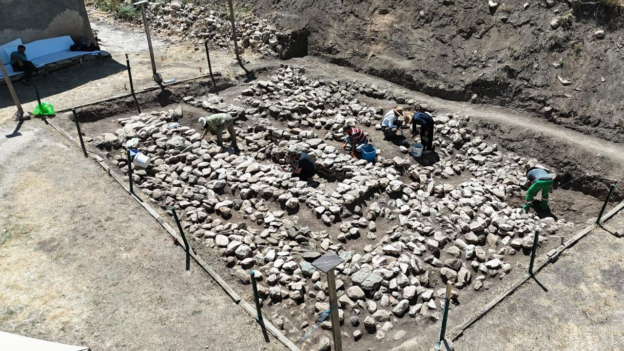 Tozkoparan Höyüğü'nde üçüncü kazı başladı! 6 bin 350 yıllık tarih ortaya çıktı