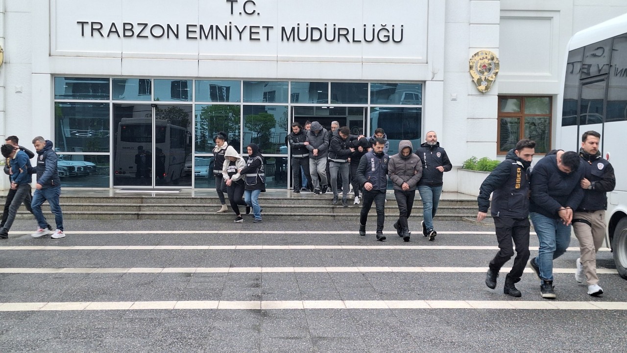 Foto - Trabzon merkezli 23 ilde 9 milyarlık yasa dışı bahis ve dolandırıcılık operasyonu
