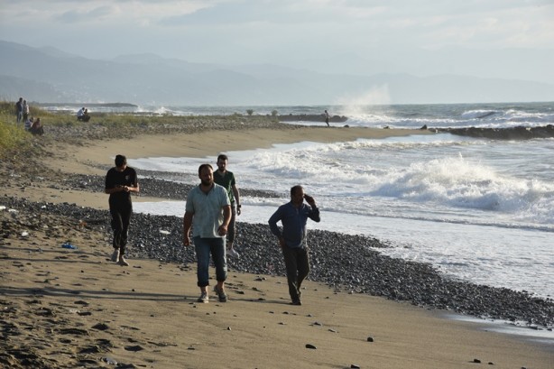 Foto - Trabzon'da boğulma tehlikesi geçiren 3 kişiden 2'si kurtarıldı