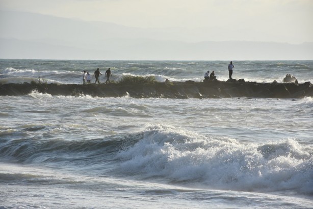 Foto - Trabzon'da boğulma tehlikesi geçiren 3 kişiden 2'si kurtarıldı