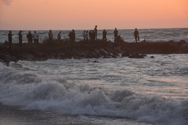 Foto - Trabzon'da boğulma tehlikesi geçiren 3 kişiden 2'si kurtarıldı