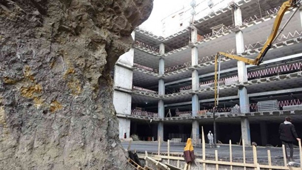 Foto - Trabzon'da böylesi görülmedi! Otopark bakın nereye bağlanacak