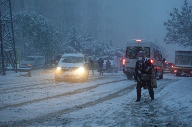 Trabzon'da kar yağışı