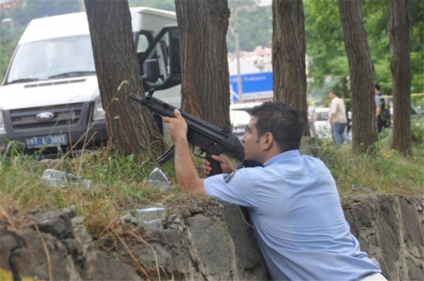 Foto - Trabzon'da polise terör saldırısı!