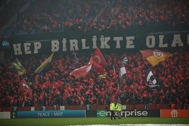 Trabzon'da tüyler diken diken oldu! Taraftarlar 10 şehri unutmadı...