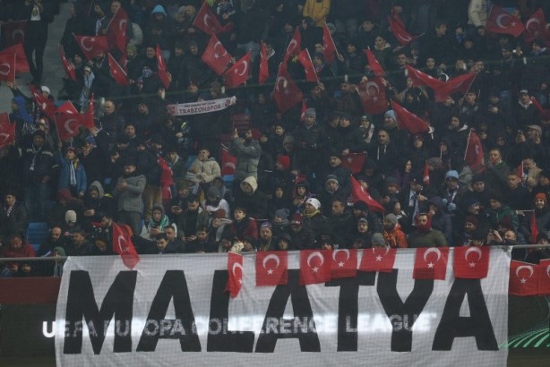 Foto - Trabzon'da tüyler diken diken oldu! Taraftarlar 10 şehri unutmadı...