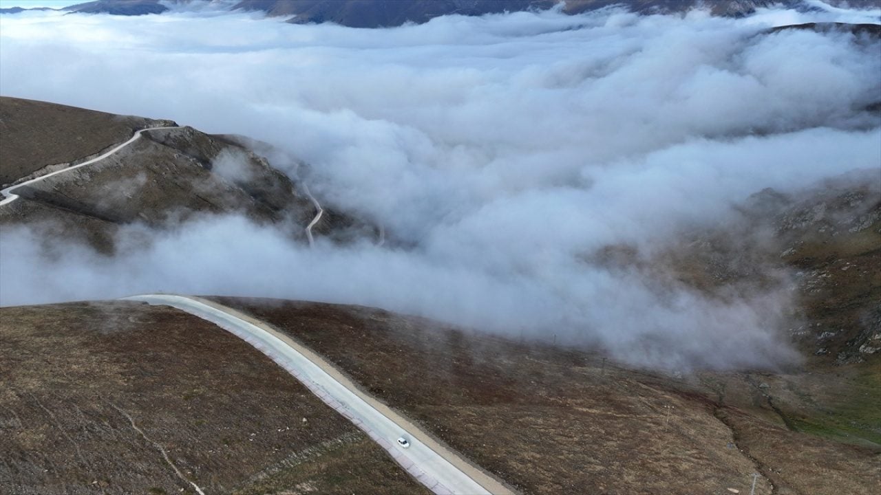 Foto - İki ilin sınırında bulunuyor! Yayladaki ‘bulut denizi’ böyle görüntülendi